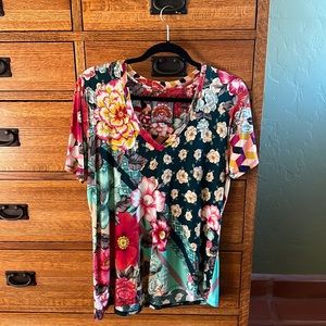 Johnny Waas, V-neck stretch T-shirt